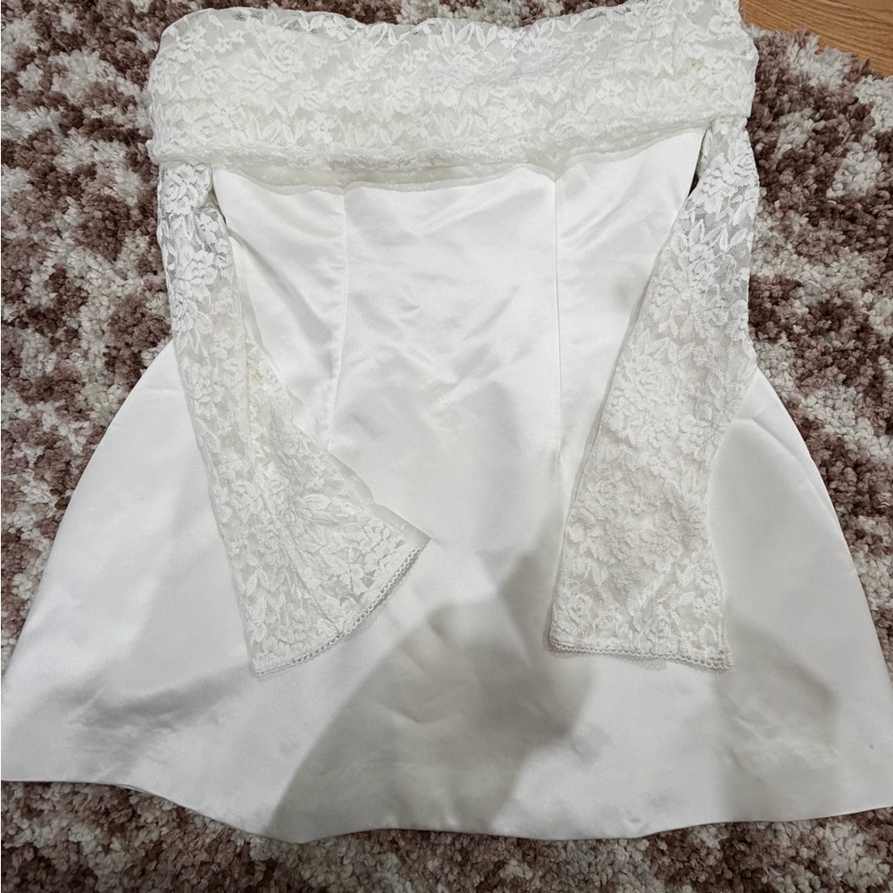 Baby booElegant White Lace Off-Shoulder Dress